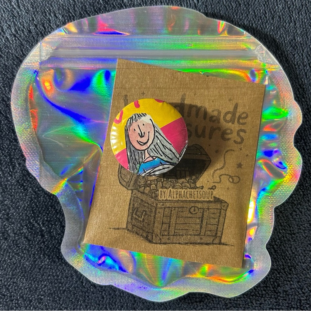 Matilda by Roald Dahl - 1 Button (Handmade) - Picture 4 of 5